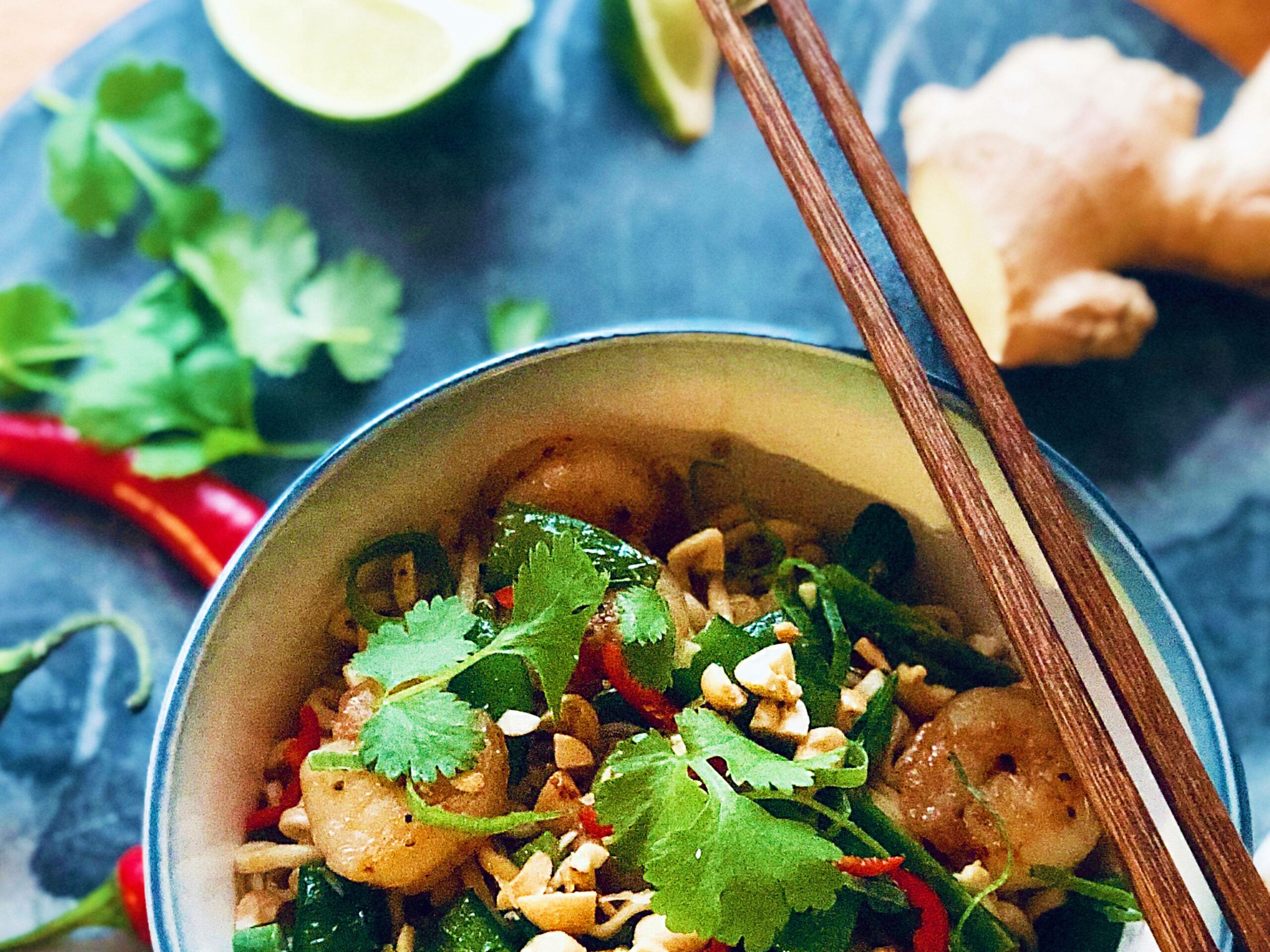 Nudler med scampi og sursøt saus
