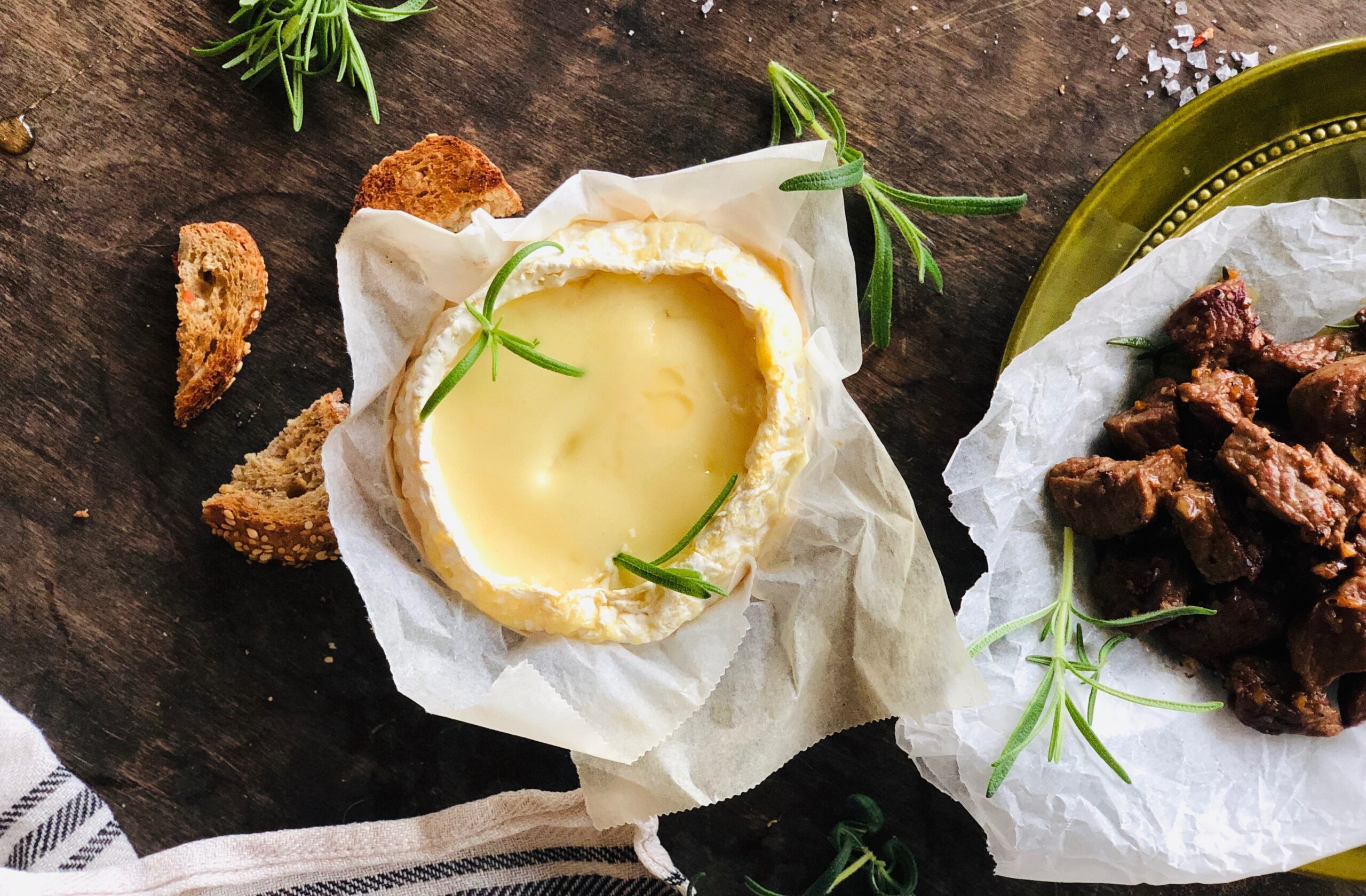 Varm og fløyelsmyk Camembert