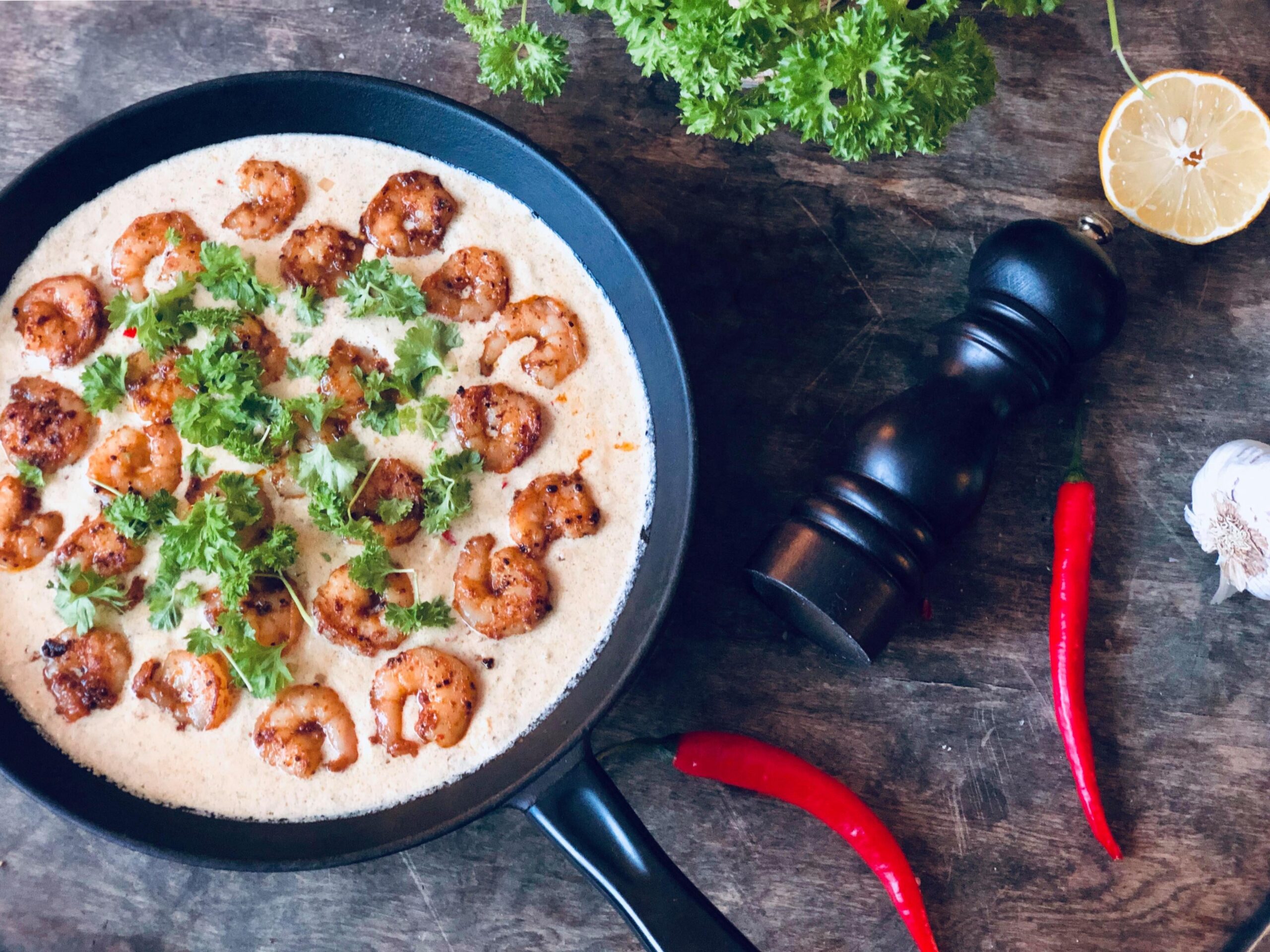 Creamy scampi med chili og ingefær